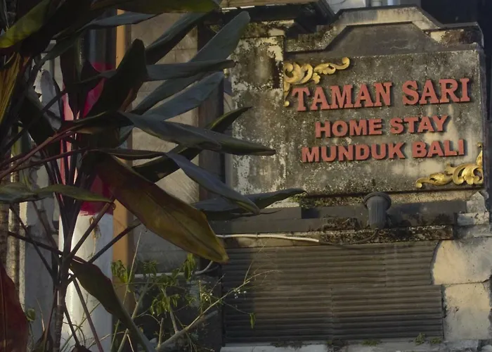 ホームステイ Taman Sari *